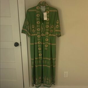 Chic Green and Gold Patterned Maxi Dress